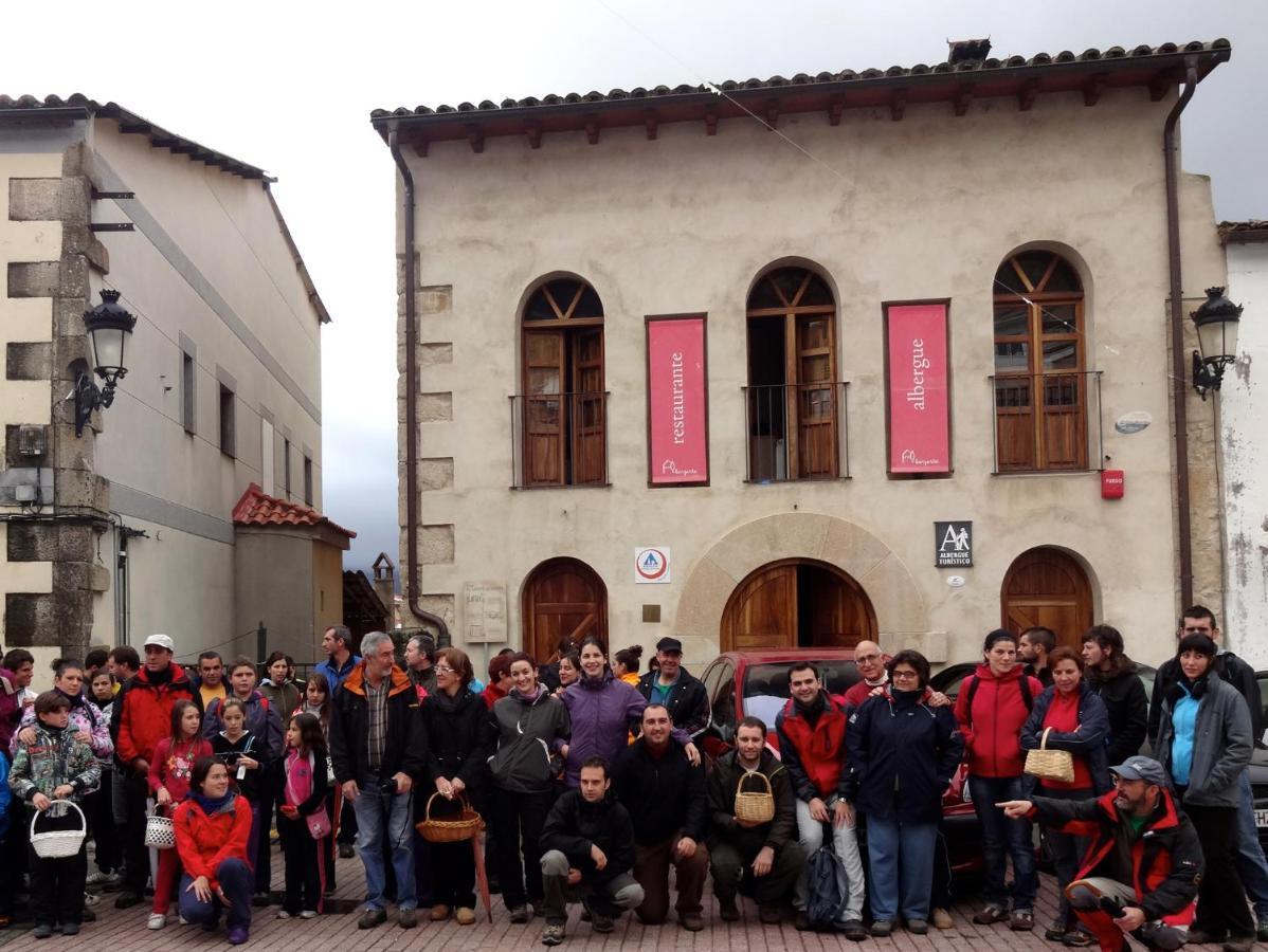 Alberjerte Hostel El Torno  Exterior photo